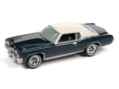 PONTIAC Grand Prix - 1971 - bluestone gray metallic - Johnny Lightning 1:64