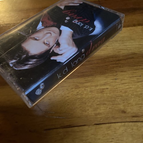 K. D. Lang Drag Country Music Album Cassette 1997 Warner - Picture 3 of 7