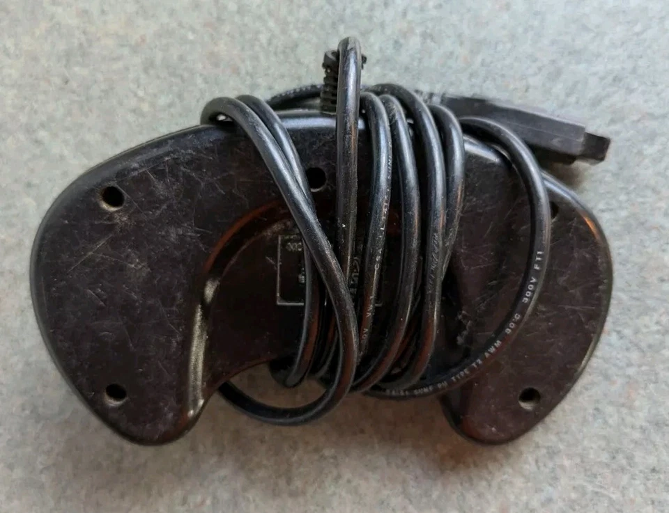 Sega Genesis 3-Button Controller Authentic Original, Tested/ Working, Used - Image 2 of 4