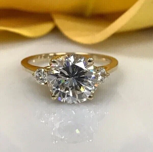 Anillo de compromiso para mujer de diamantes de corte redondo de 3 quilates enchapado en oro amarillo de 14 quilates Foto 2 de 4