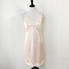 Bali Vintage Lace Trim Full Slip Peach Beige Size 36 S-M Made in USA