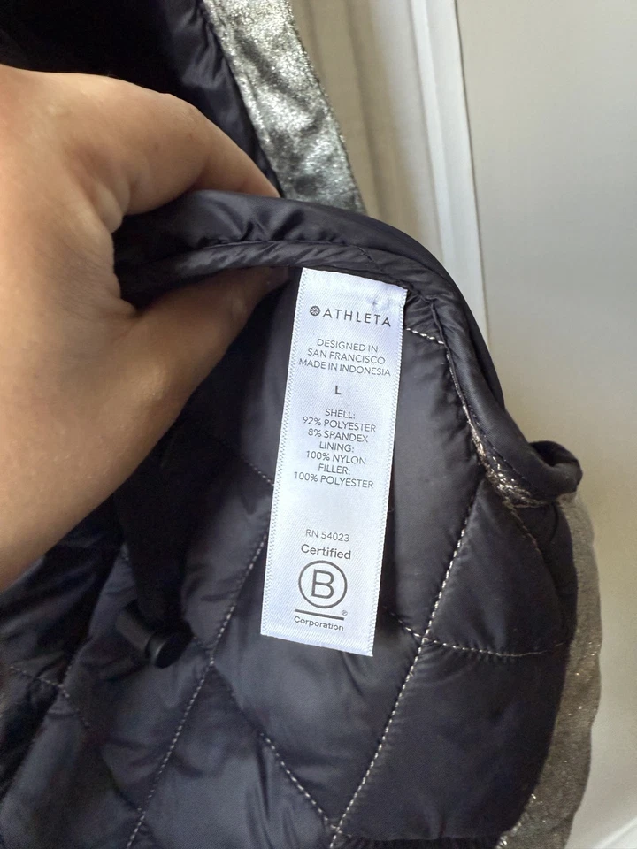 Chaleco Athleta Mujer L Susurro Sin Plumas Puffer Edredón Ligero Metálico Verde Foto 2 de 4