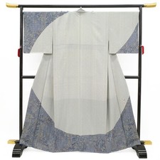 Casual Hand-dyed Kimono Luxurious Design Floral Pattern Pure Silk Made in Japan