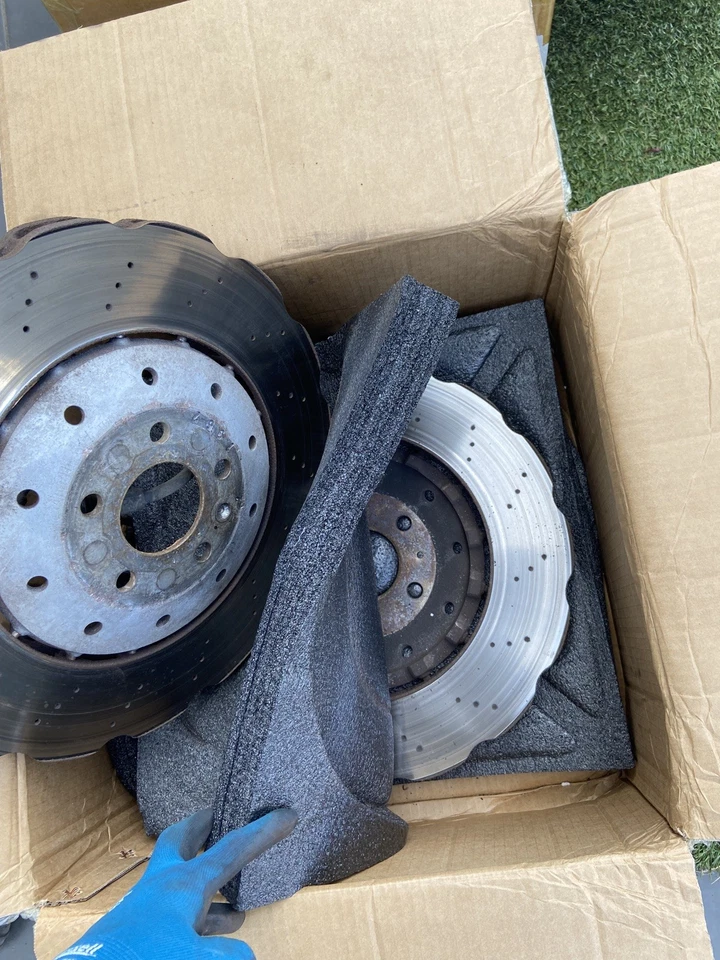 OEM Brembo Front & Rear Brake Calipers & Discs – Audi C7 RS6 / RS7 (2013–2018) - Image 3 of 4