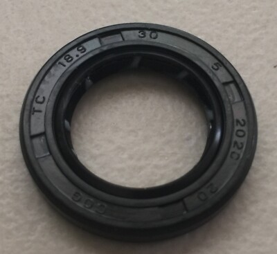 NEW OIL SEAL CRANKSHAFT / STATOR PLATE 18.9X30X5 (329Q)