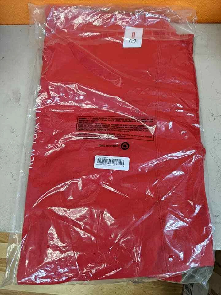 SUPREME WTAPS Crewneck FW21SW88 RED Medium BRAND NEW SEALED in bag NICE RARE NR!