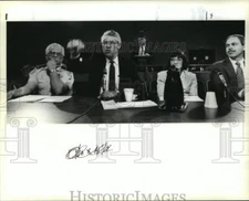 1991 Press Photo New Orleans Mayor Sidney Barthelemy Defends budget cut needs