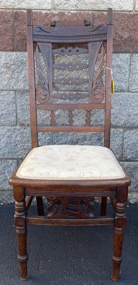 Silla lateral inusual Eastlake victoriana de roble 43 1/2” X 18” X 18 1/2” Foto 4 de 4