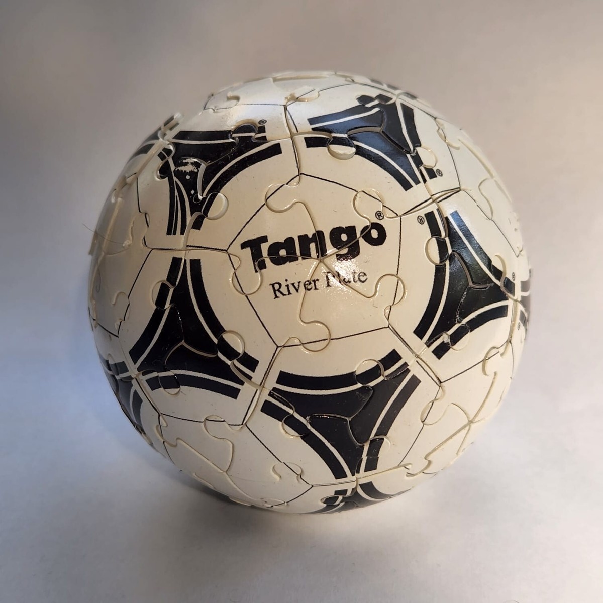 ADIDAS PUZZLE BALL 1978 RAVENSBURGER TANGO RIVER PLATE SOCCER BALL