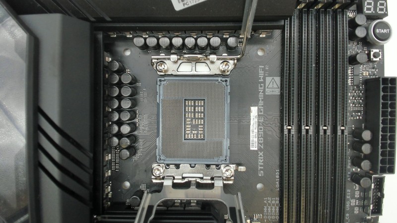 ASUS ROG STRIX Z890-E GAMING WiFi Motherboard *READ* PC1723497