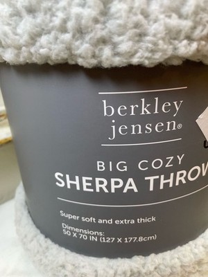 NEW Berkley Jensen Big Cozy Sherpa Throw Blanket 50x70 Gray