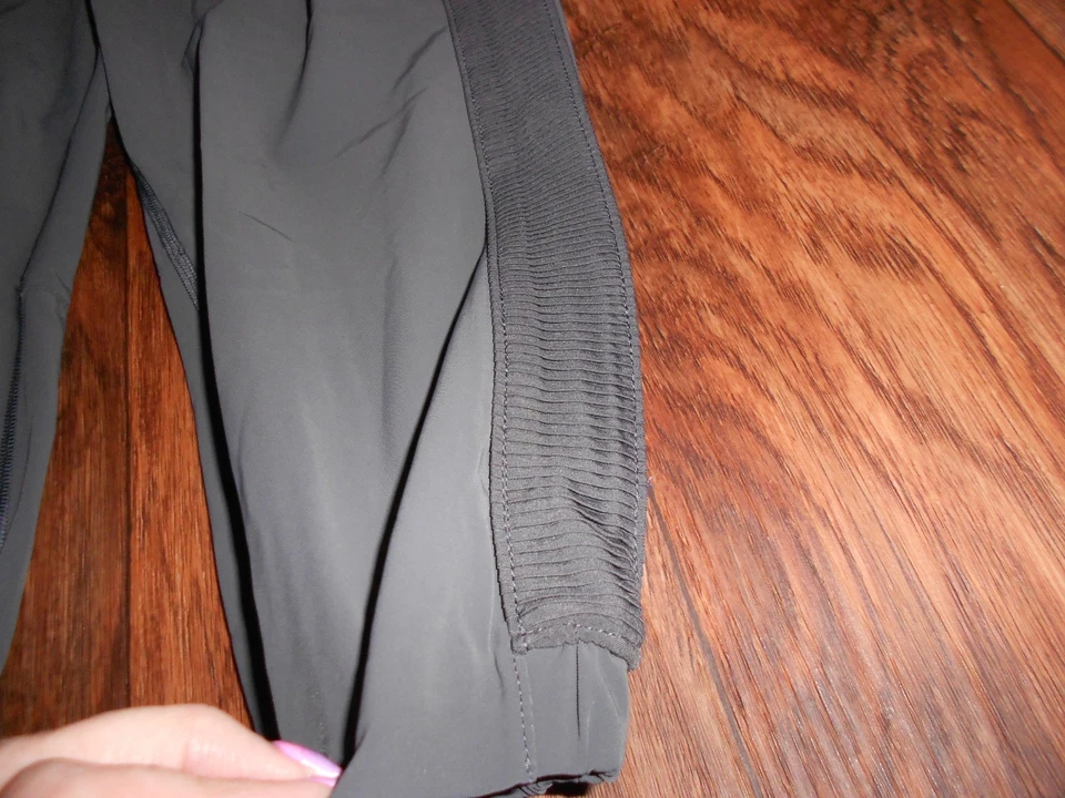 Lululemon Ivivva girls pants size 14 athletic MINT cond - Image 3 of 4