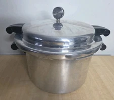 Vtg 1965 Mirro Matic Pressure Cooker Canner 8 Qt M-0398 SELDOM USED VERY CLEAN