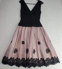 SL Fashions Women's Party Dress Size 10 Black Mauve Embroidered Cocktail Formal