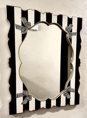 Mackenzie Pretty as a Bow Hall Mirror Childs 28'' x 22'' New