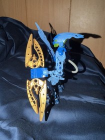 LEGO BIONICLE Berix 8975 Complete Figure No Instructions or Complete Canister