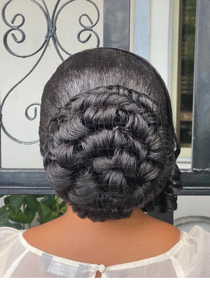 Peruca de coque de noiva. Feito em uma peruca de renda completa. Preto exatamente como na foto - Imagem 2 de 4