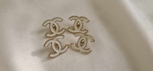 LOT OF 4 CHANEL CC WHITE ENAMEL BUTTONS 18MM