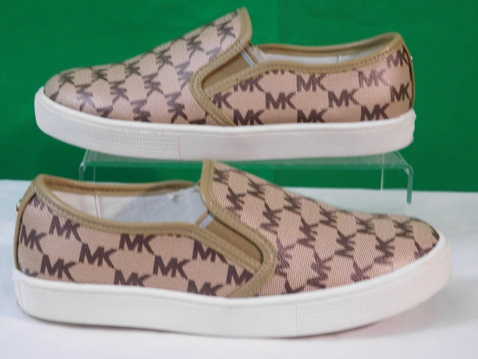 Zapatillas sin cordones Michael Kors para niños talla 3Y monograma dorado con logotipo MK - beige/marrón Foto 4 de 4