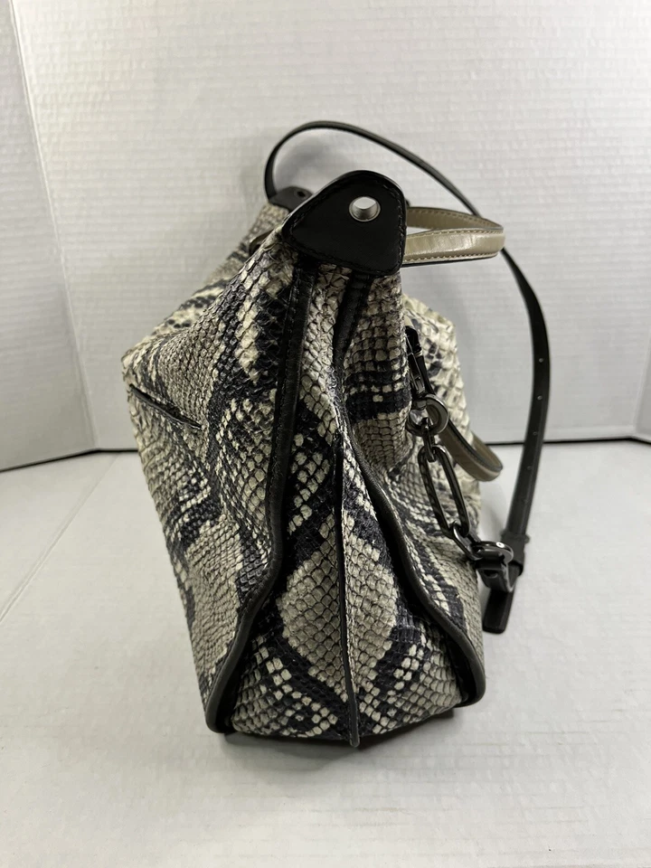 Bolso de hombro/cartera Coach Madison Smythe en cuero pitón diamante. Código postal leer Foto 3 de 4