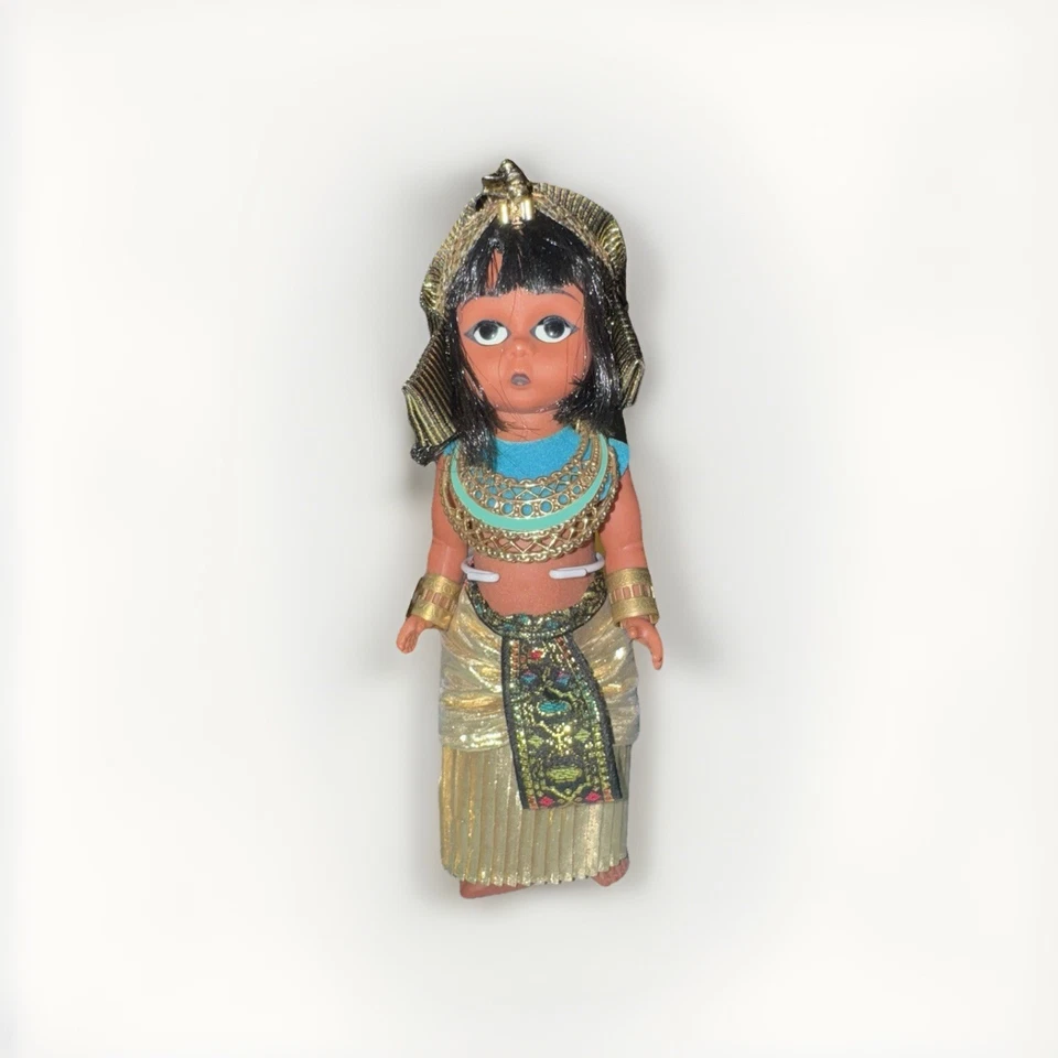 Sapatos desaparecidos boneca coleção internacional Madame Alexander Egito - Imagem 4 de 4