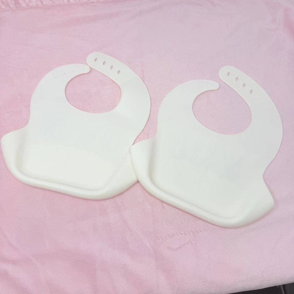 Lote de baberos enrollables de bolsillo de alimentación para bebés Rae Dunn 2 Little One Be Kind Foto 2 de 4