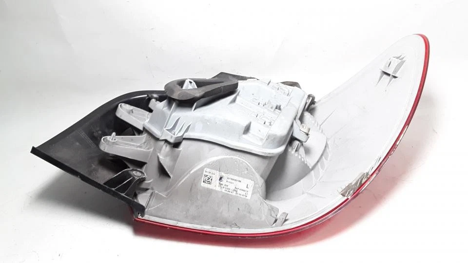 Luz trasera freno MERCEDES CLASE A (W176) 2012-2015 A1769060100 Foto 3 de 4