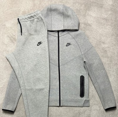Nike Tech Fleece Trainingsanzug Full Set, Kinder Größe XL Alter 13-15 Jahre sehr guter Zustand UVP160 