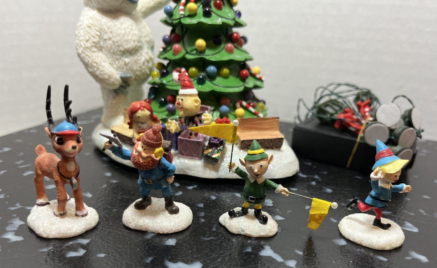 Hawthorne Village Rudolph’s Misfits Town Village Bumble & Christmas Town Tree