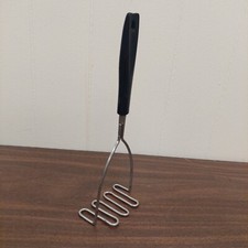 Vtg Ekco Potato Vegetable Masher Chrome Steel Wire Black Handle (No maker mark)