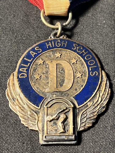 Vintage DALLAS HIGH SCHOOL 1970 Swimming Girls 11AAAA 300 Yds Award MEDAL - Picture 2 of 5