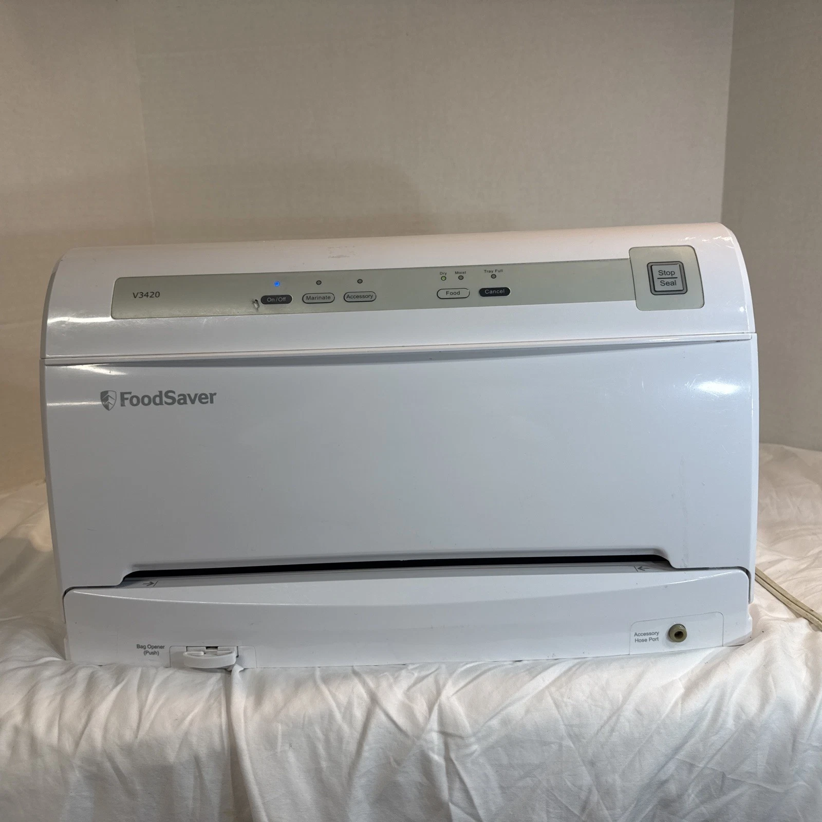 FoodSaver V3240 Vacuum Sealing System - Air-Tight Heat-Seal, No Hose