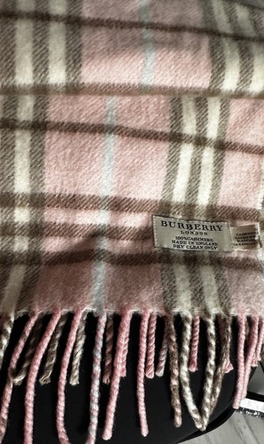Bufanda Burberry London Hecha en Inglaterra 100% Cachemira Rosa Nova Check Flecos Extremos - Imagen 3 de 7