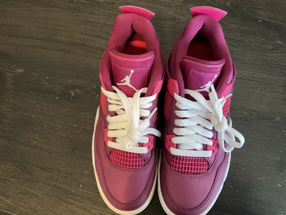 Air Jordan 4 Retro GS For the Love Foto 3 de 4