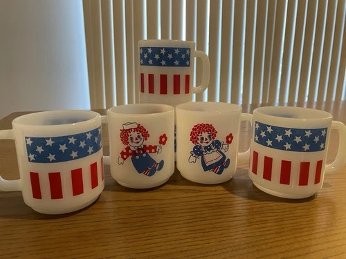 Lot of 6 US Flag display mugs Laggedy Ann & Andy Blue Red Vintage Glassbake Milk