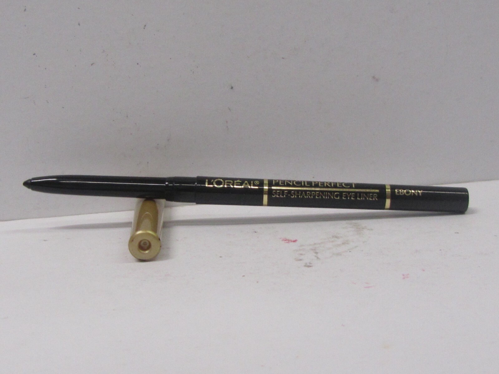 L'Oreal Pencil Perfect Self Sharpening Eyeliner color Ebony ( Black ) Brand New 