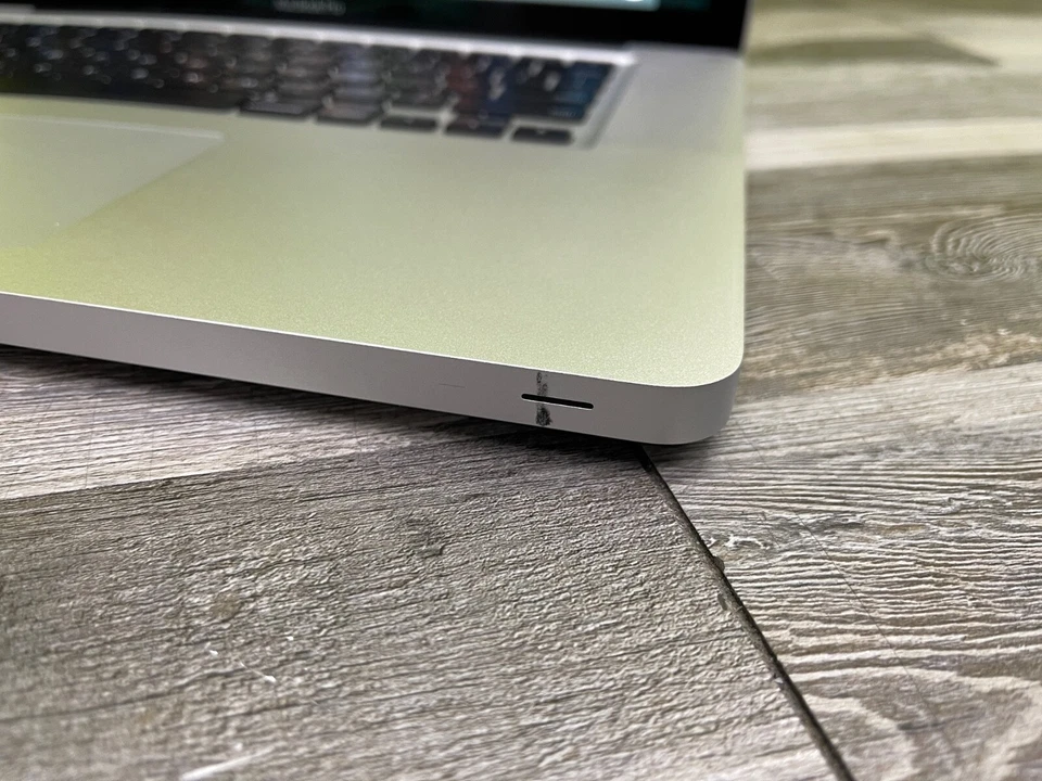 Laptop Apple MacBook Pro 15" 2.53Ghz C2D - 4GB - 500GB HD - SOLO 16 Ciclos A+ Foto 4 de 4