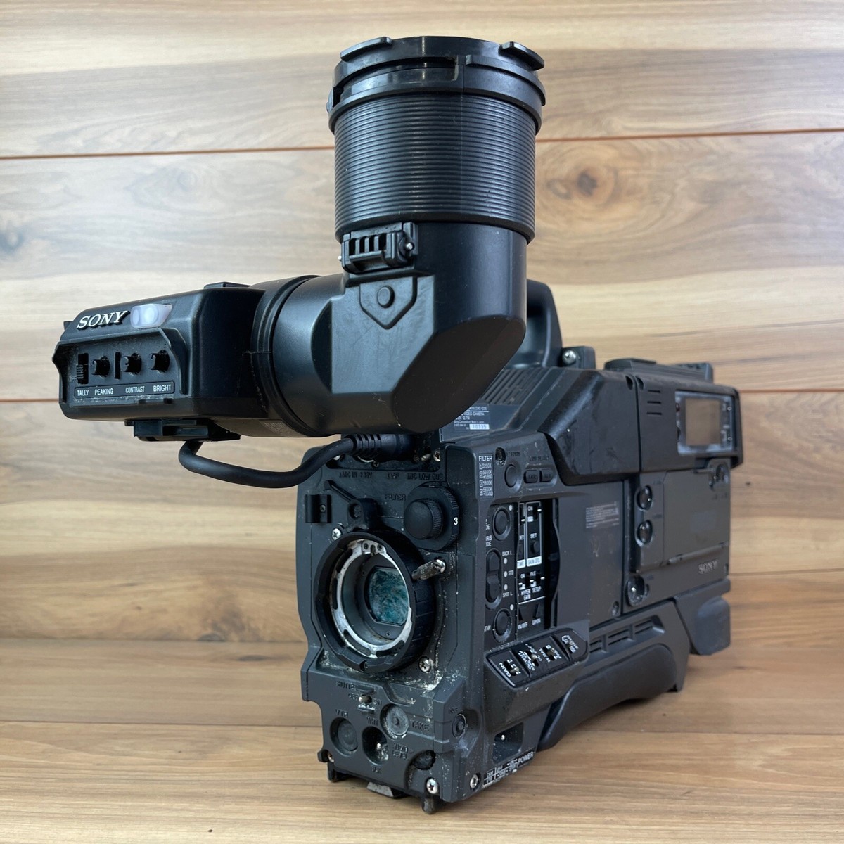 Sony DXC-D35 Camcorder | DSR-1 Videocassette | DXF-701WS