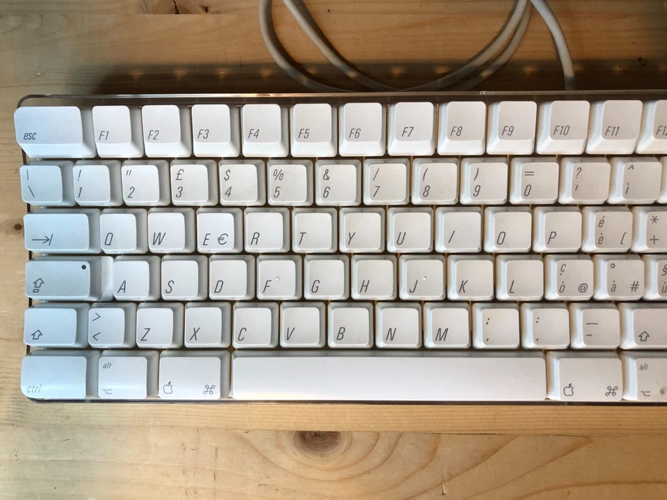 Apple Keyboard USB Model M9034T/A A1048 QWERTY ITA per Mac OS X 10.2.5 o succ. - Immagine 3 di 4