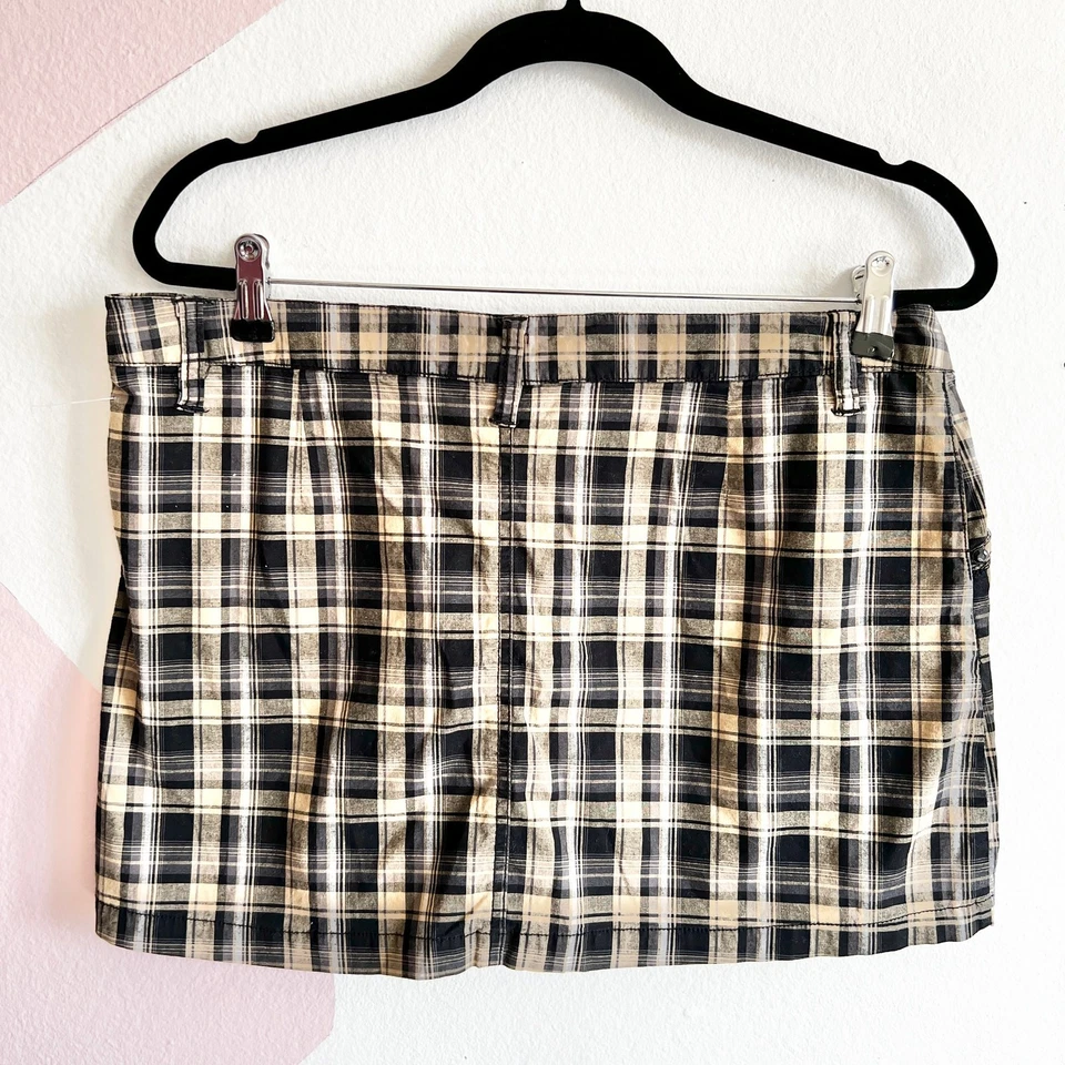 Y2K Plaid Low Rise Skirt, Indie Sleaze Mall Goth Soft Grunge 2000s Medium - Image 2 of 4