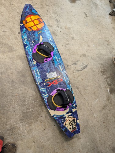 VINTAGE HYPERLITE XP WAKEBOARD 59” Has 1 Removable Fin