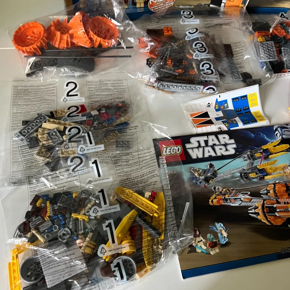 LEGO Star Wars: Anakin Skywalker and Sebulba's Podracers (7962) - Brand New - Image 4 of 4