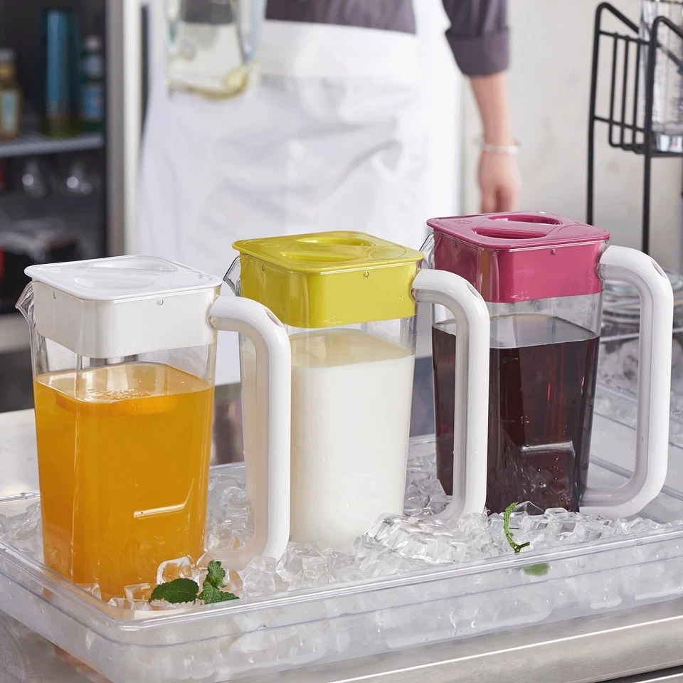 Pack de 2 jarras cuadradas de plástico de 2 litros con tapa y mango para zumos y bebidas Foto 4 de 4