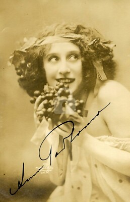 Anna Pavlova -- Signed Vintage Photo Postcard Copy