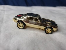 HOT WHEELS 67 CAMARO 1995 FAO Schwarz Gold Se...