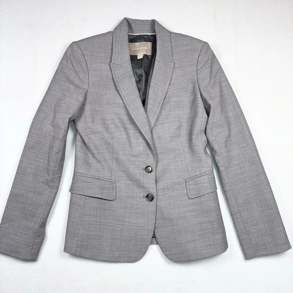Traje para mujer Banana Republic Martin Fit - Blazer (talla 6) pantalones (talla 8P) gris claro Foto 2 de 4