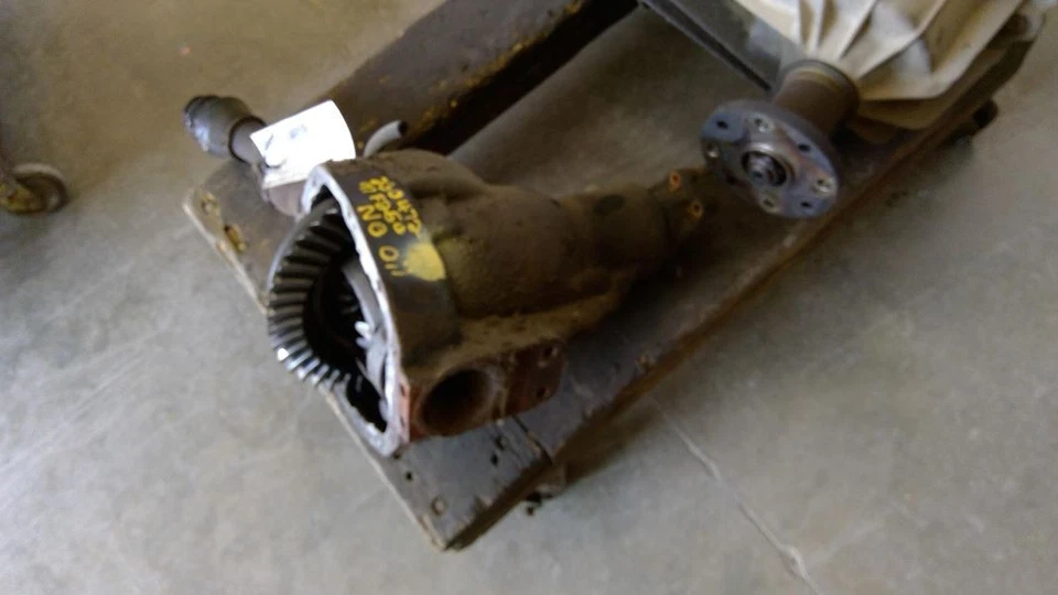 Carrier Front Axle From 8501 GVW 4.10 Ratio Fits 83-97 FORD F250 PICKUP 605887 - Image 2 of 4