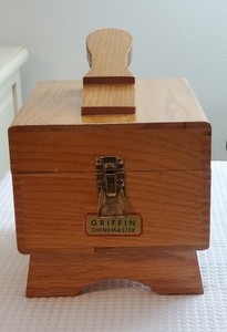 Nice Griffin Shinemaster Dovetail Wooden Shoe Shine Box with Footrest BOX ONLY