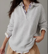 American Eagle Sweater Womens Medium Gray V Neck Long Sleeve Knit Cozy Layering