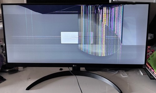 LG LED HD UltraWide FHD 100Hz AMD FreeSync Monitor CRACKED SCREEN